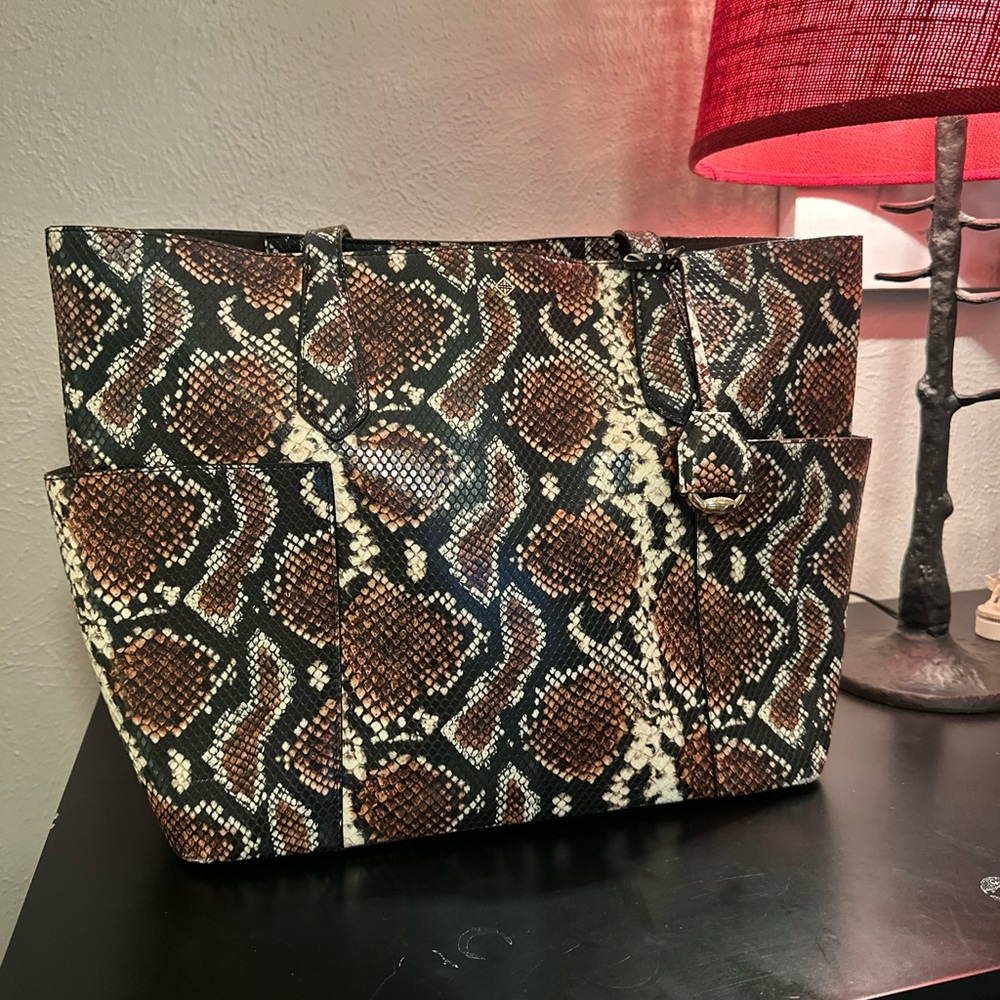 Antonio Milani Snakeskin-Print Tote Bag — Spacious Work / Travel Style 🤎
